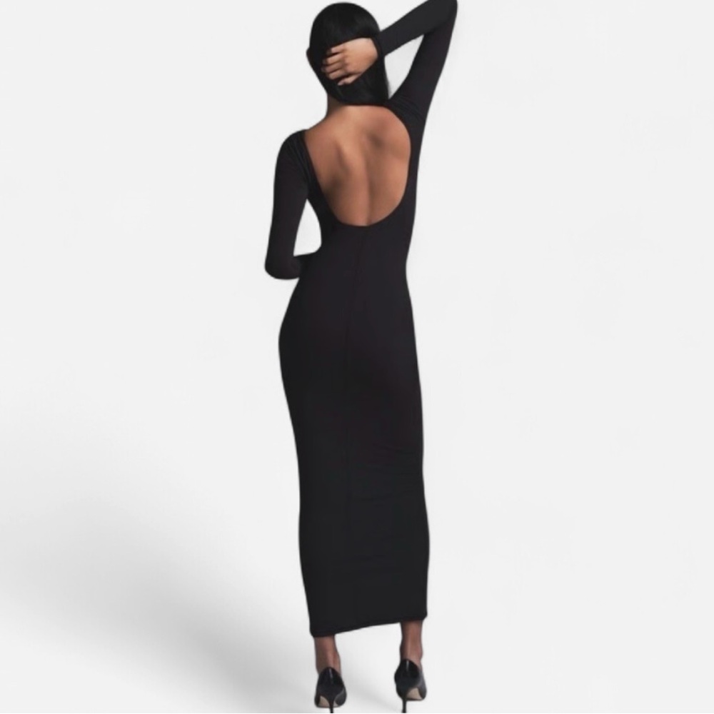 SKIMS FITS EVERYBODY LOW BACK DRESS | COLOR: NAVY | SIZE: S